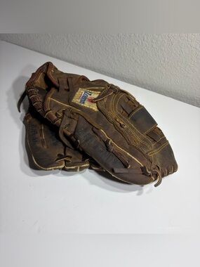 Vintage Nokona Leather Baseball Glove AMG 600x CW